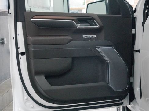 Used 2024 GMC Sierra 1500 Denali w/ Denali Reserve Package AWD/4WD image 10