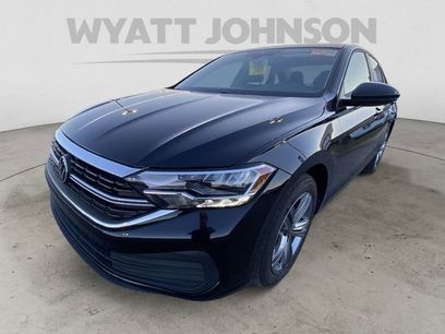 Used 2024 Volkswagen Jetta SE w/ Panoramic Sunroof Package