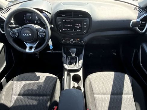 Used 2025 Kia Soul LX FWD image 24
