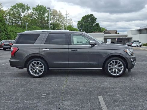 Used 2018 Ford Expedition Platinum AWD/4WD image 7