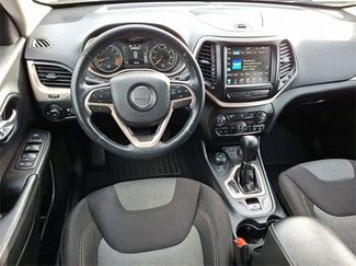 Used 2014 Jeep Cherokee Latitude w/ Comfort/Convenience Group video 2