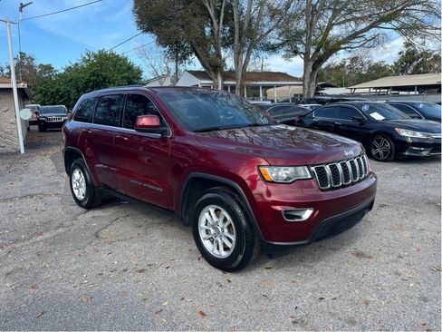 Used 2018 Jeep Grand Cherokee Laredo RWD image 3