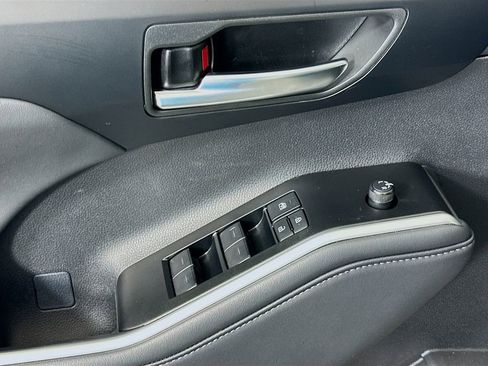 Used 2026 Toyota Highlander XLE image 18