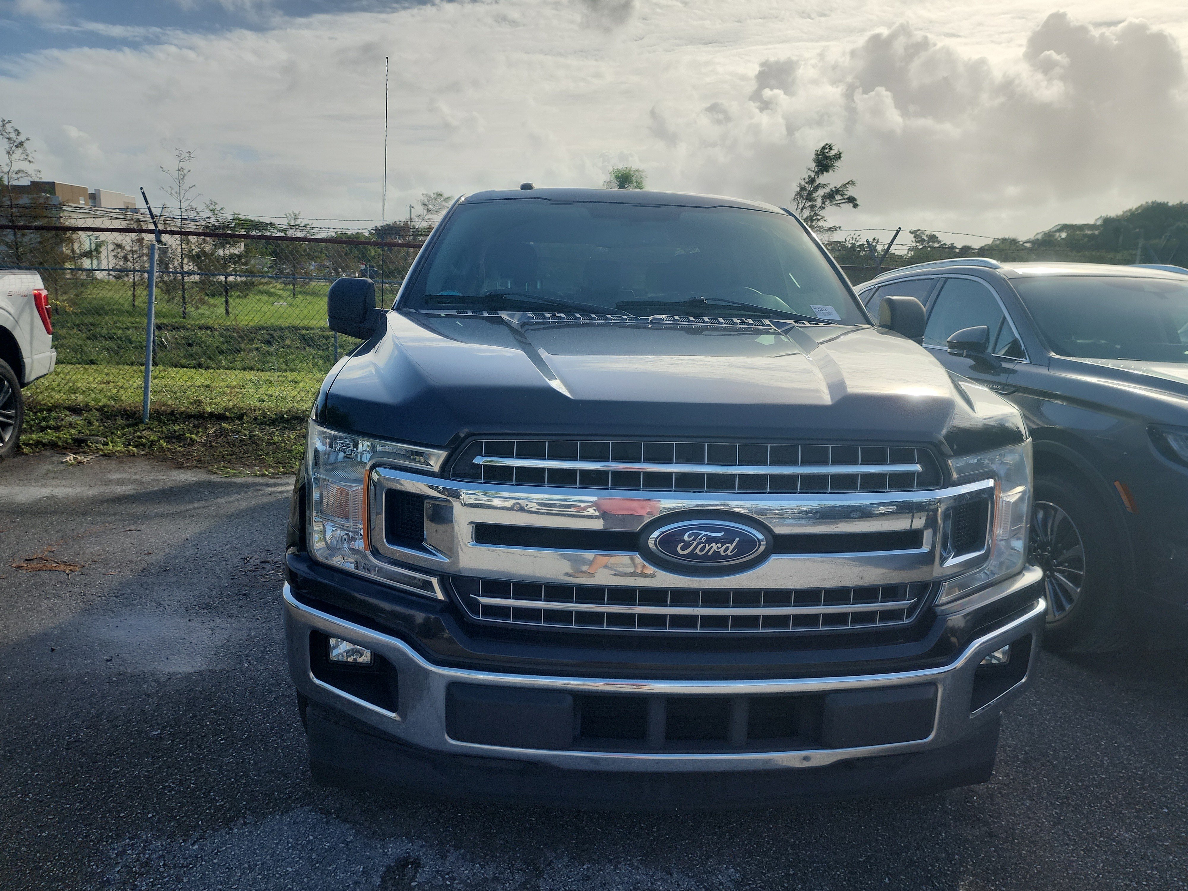 Used 2018 Ford F150 XLT w/ Equipment Group 301A Mid RWD image 2