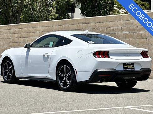 Used 2025 Ford Mustang Coupe RWD image 6