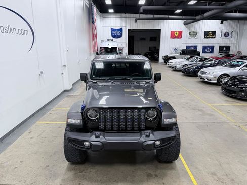 Used 2022 Jeep Gladiator Sport AWD/4WD image 2