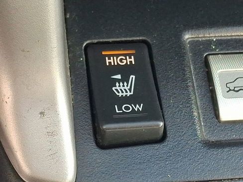 Used 2017 Subaru Forester 2.5i Premium w/ All-Weather Package image 24