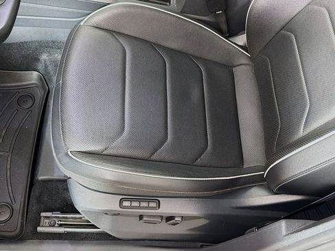 Used 2022 Volkswagen Tiguan SEL R-Line image 21