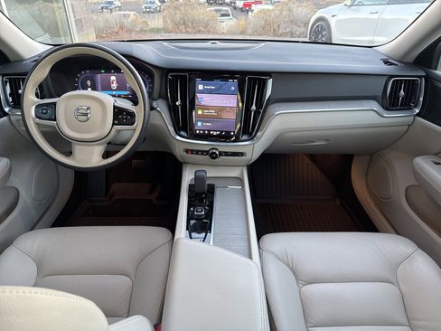 Used 2023 Volvo V60 B5 Cross Country Plus w/ Climate Package image 15