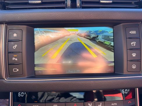 Used 2016 Jaguar XF S image 29