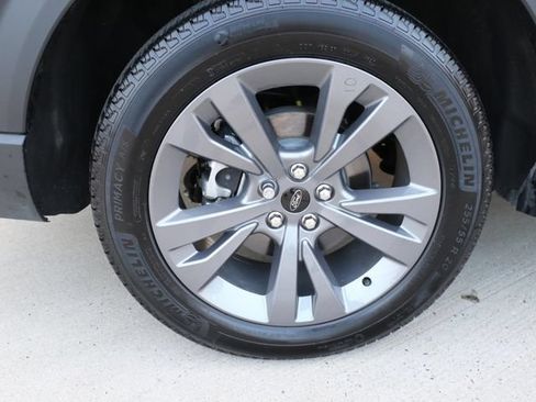 Used 2025 Ford Explorer Active w/ Active Comfort Package AWD/4WD image 8