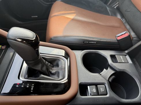 Used 2025 Subaru Forester Touring image 40