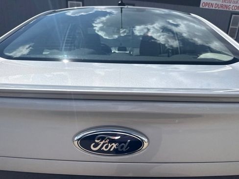 Used 2012 Ford Fiesta SE w/ Super Fuel Economy Pkg FWD image 4