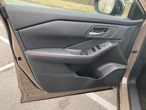 New 2025 Nissan Rogue SV image 12