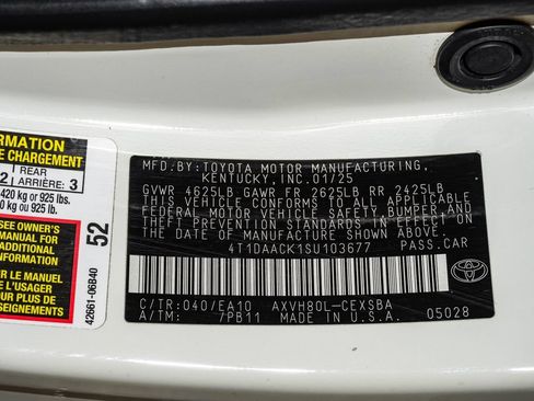 Used 2025 Toyota Camry SE FWD image 31
