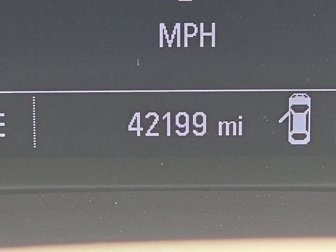 Used 2019 Chevrolet Malibu LT w/ Leather Package FWD image 12