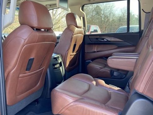 Used 2016 Cadillac Escalade ESV Premium image 33