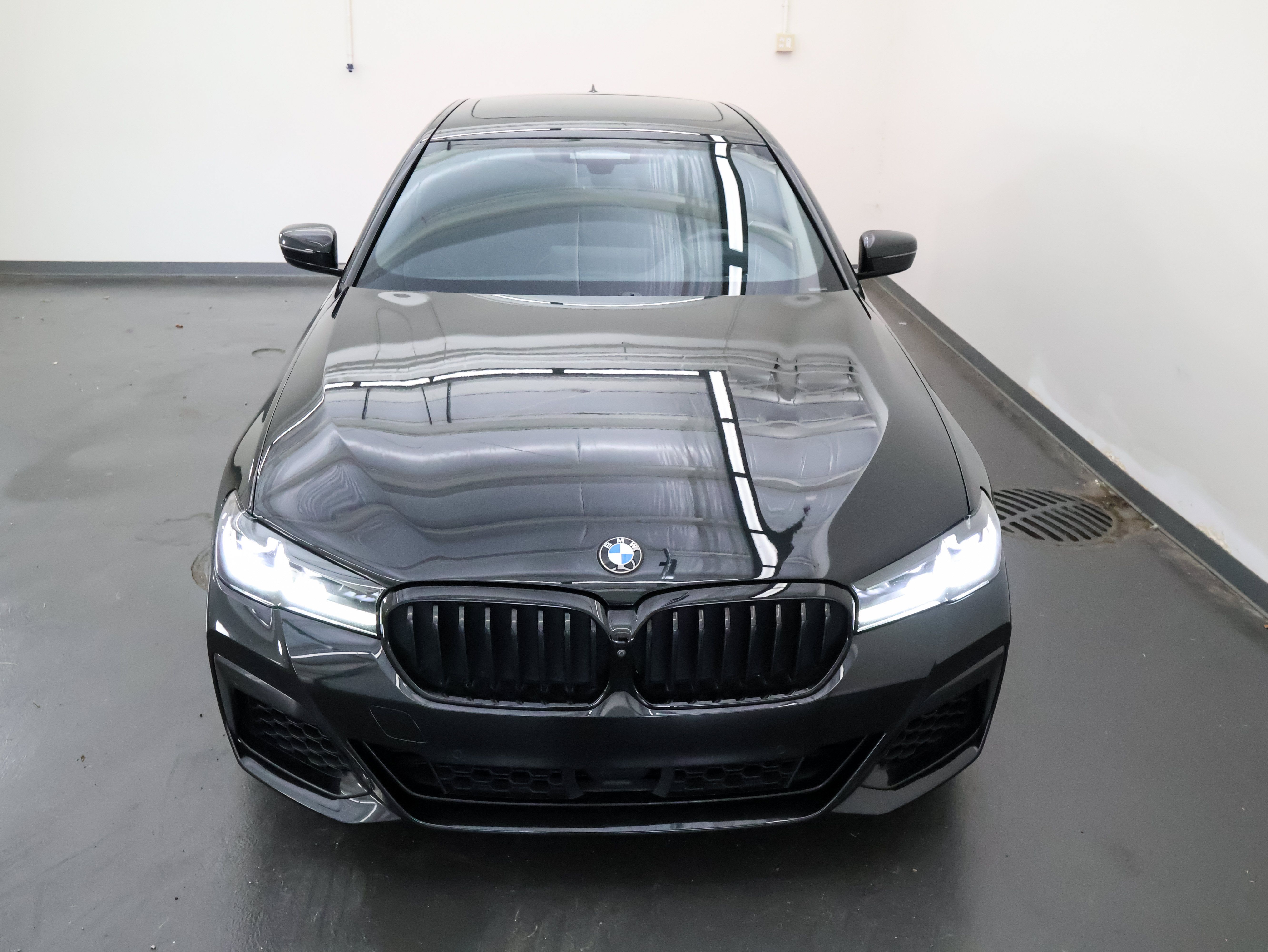Used 2021 BMW M550i xDrive w/ Executive Package AWD/4WD image 9