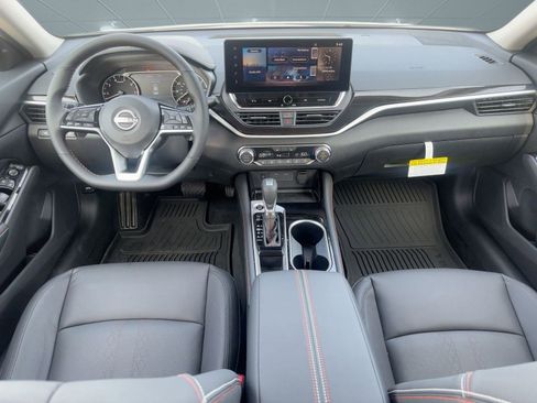 New 2025 Nissan Altima 2.5 SR w/ SR Premium Package image 17