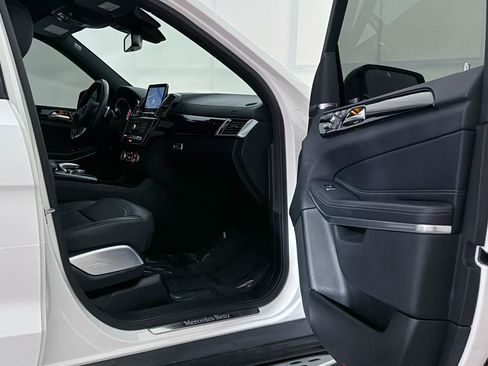 Used 2019 Mercedes-Benz GLS 550 4MATIC w/ Driver Assistance Package image 26