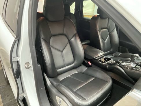 Used 2014 Porsche Cayenne AWD/4WD image 37