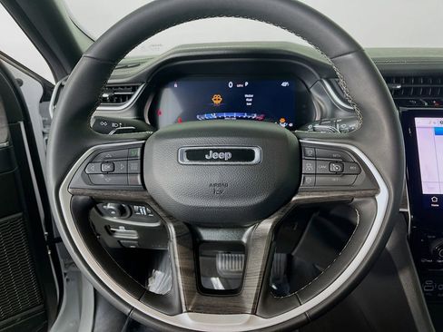 Used 2024 Jeep Grand Cherokee L Limited w/ Luxury Tech Group II image 13