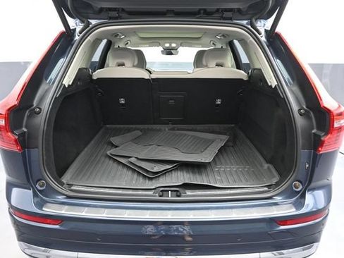 Used 2023 Volvo XC60 B5 Plus AWD/4WD image 27
