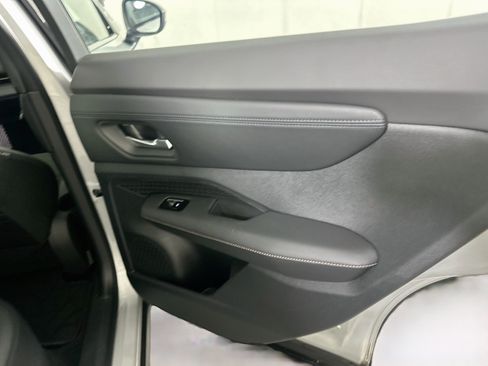 Used 2023 Nissan Ariya FWD image 29