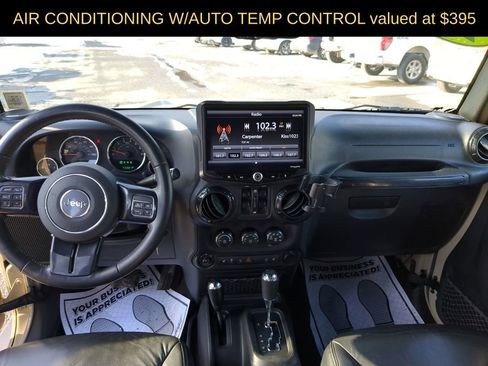 Used 2018 Jeep Wrangler Unlimited Sahara image 12