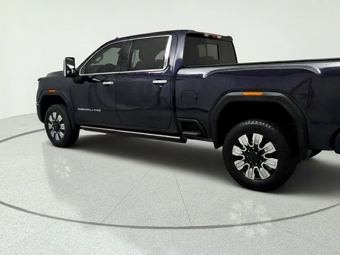 Used 2024 GMC Sierra 3500 Denali w/ Denali Reserve Package AWD/4WD image 3