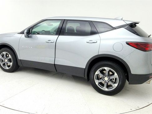 Used 2025 Chevrolet Blazer LT image 4