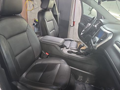 Used 2017 GMC Acadia SLT FWD image 10