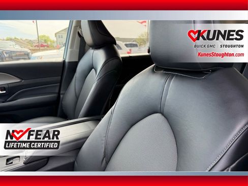 Used 2024 Toyota Grand Highlander AWD image 25