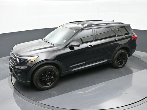 Used 2023 Ford Explorer XLT image 33
