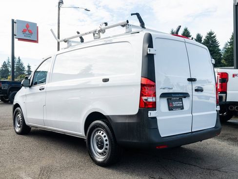 Used 2023 Mercedes-Benz Metris image 4