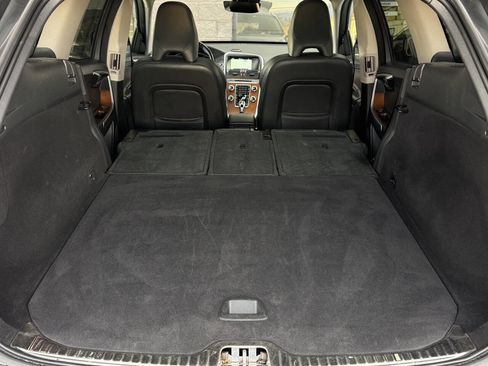Used 2017 Volvo XC60 T5 Inscription image 62