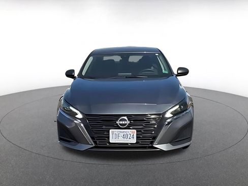 Used 2025 Nissan Altima 2.5 SV FWD image 4