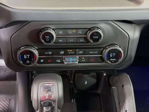 Used 2025 Ford Bronco Outer Banks w/ Sasquatch Package AWD/4WD image 19