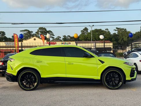 Used 2022 Lamborghini Urus AWD/4WD image 11