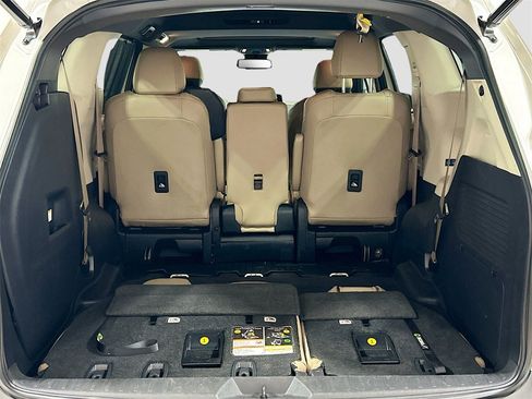 Used 2021 Toyota Sienna XLE image 24