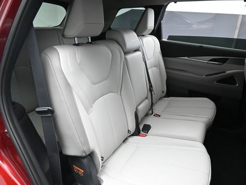 Used 2026 INFINITI QX60 Luxe w/ Cargo Package FWD image 13