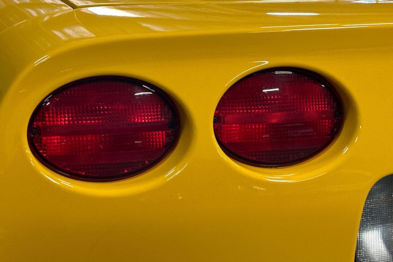 Used 2004 Chevrolet Corvette Z06 w/ Memory Package RWD image 39