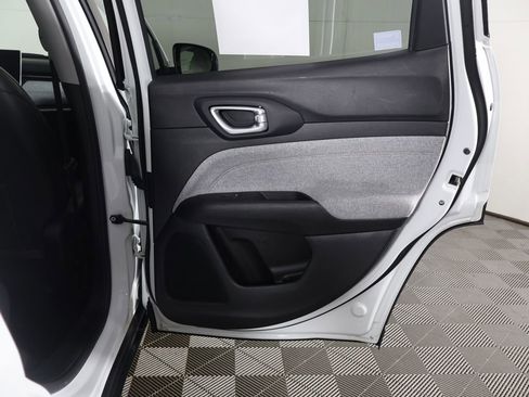 Used 2022 Jeep Compass Latitude AWD/4WD image 22