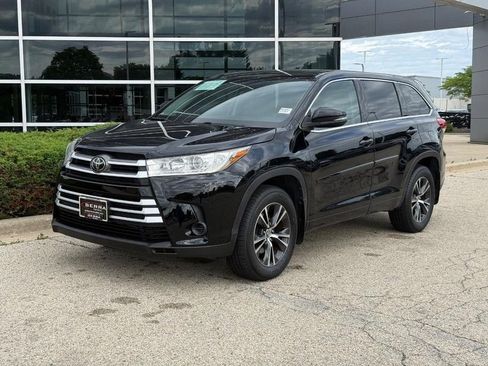 Used 2018 Toyota Highlander LE w/ Protection Package #3 AWD/4WD image 7