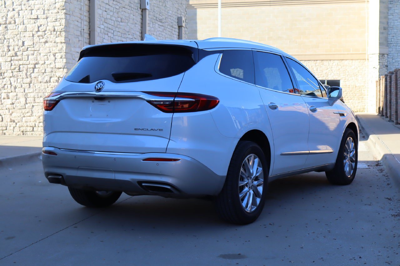 Used 2019 Buick Enclave Premium FWD image 3