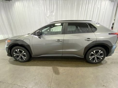 Used 2023 Toyota bZ4X XLE image 7