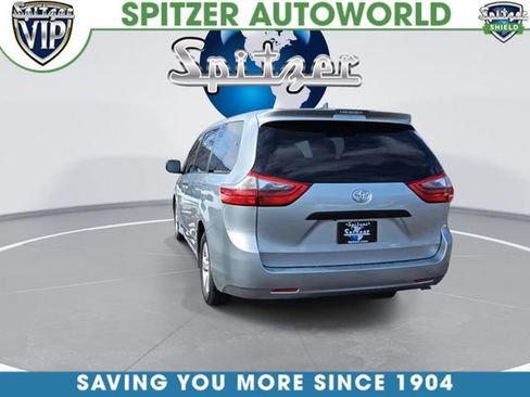 Used 2020 Toyota Sienna L image 6