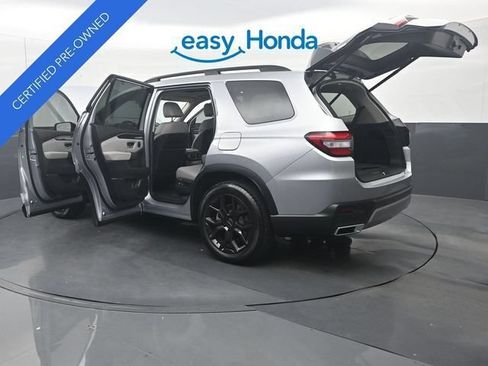 Used 2025 Honda Pilot Touring image 39