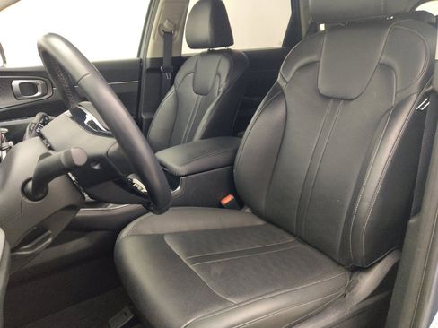 Used 2024 Kia Sorento S FWD image 17