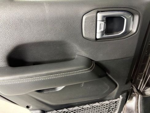 Used 2020 Jeep Wrangler Unlimited Sahara AWD/4WD image 36